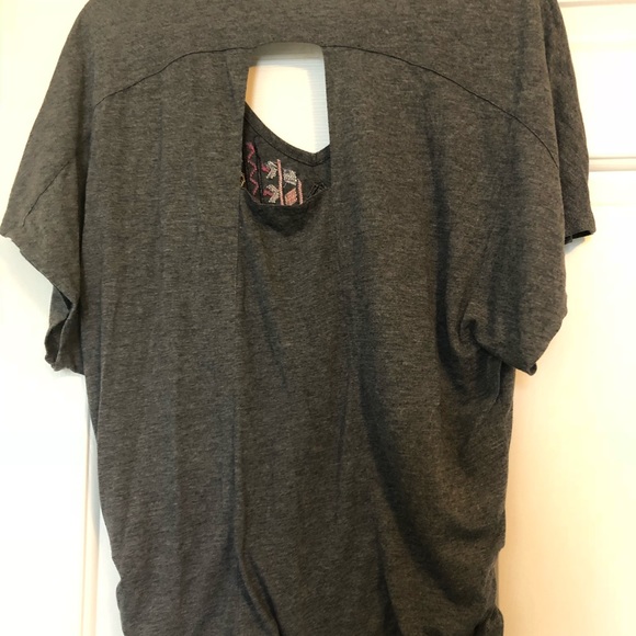 Cute top - Picture 2 of 2